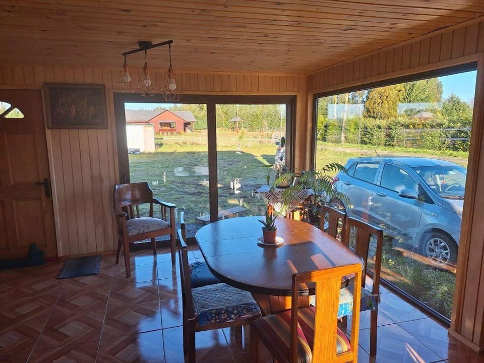 Rose House Camino Puyehue House in Los Ríos, Chile