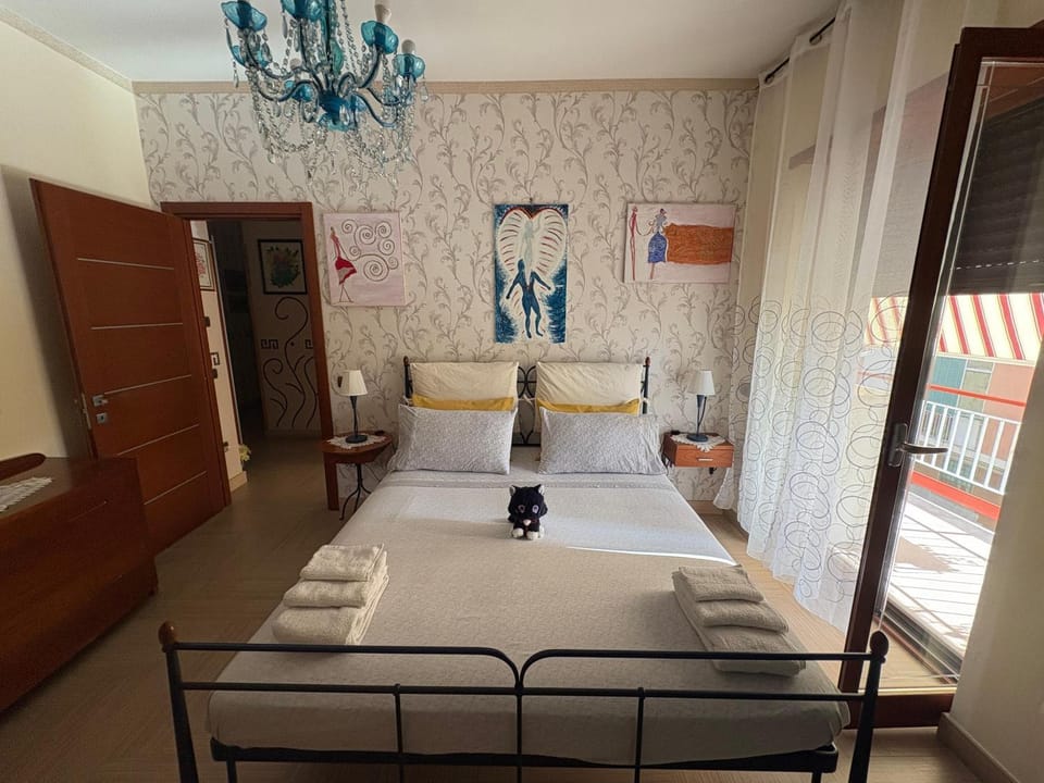 Bed, Photo of the whole room, Bedroom, towels, wardrobe