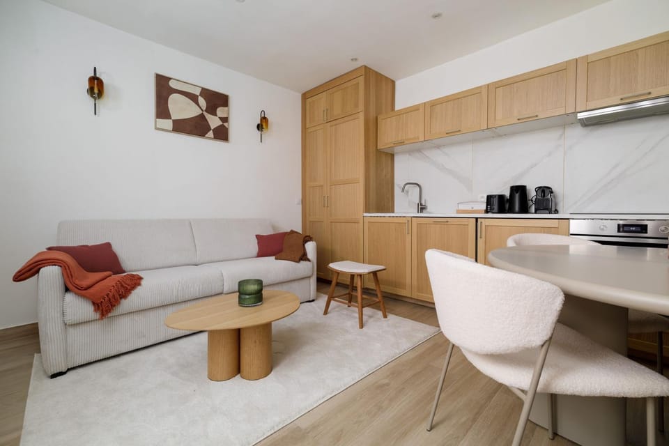 Coffee/tea facilities, Kitchen or kitchenette, Living room, Seating area, Dining area, minibar, oven, pet friendly, stove