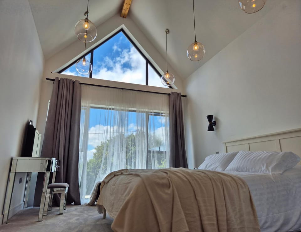 Bed, Photo of the whole room, Bedroom, Sunset