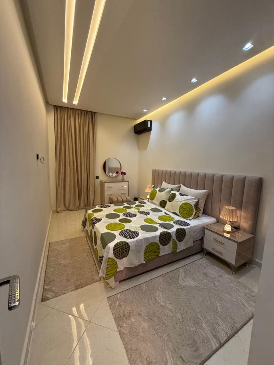 Bed, Photo of the whole room, Bedroom, towels, air conditioner