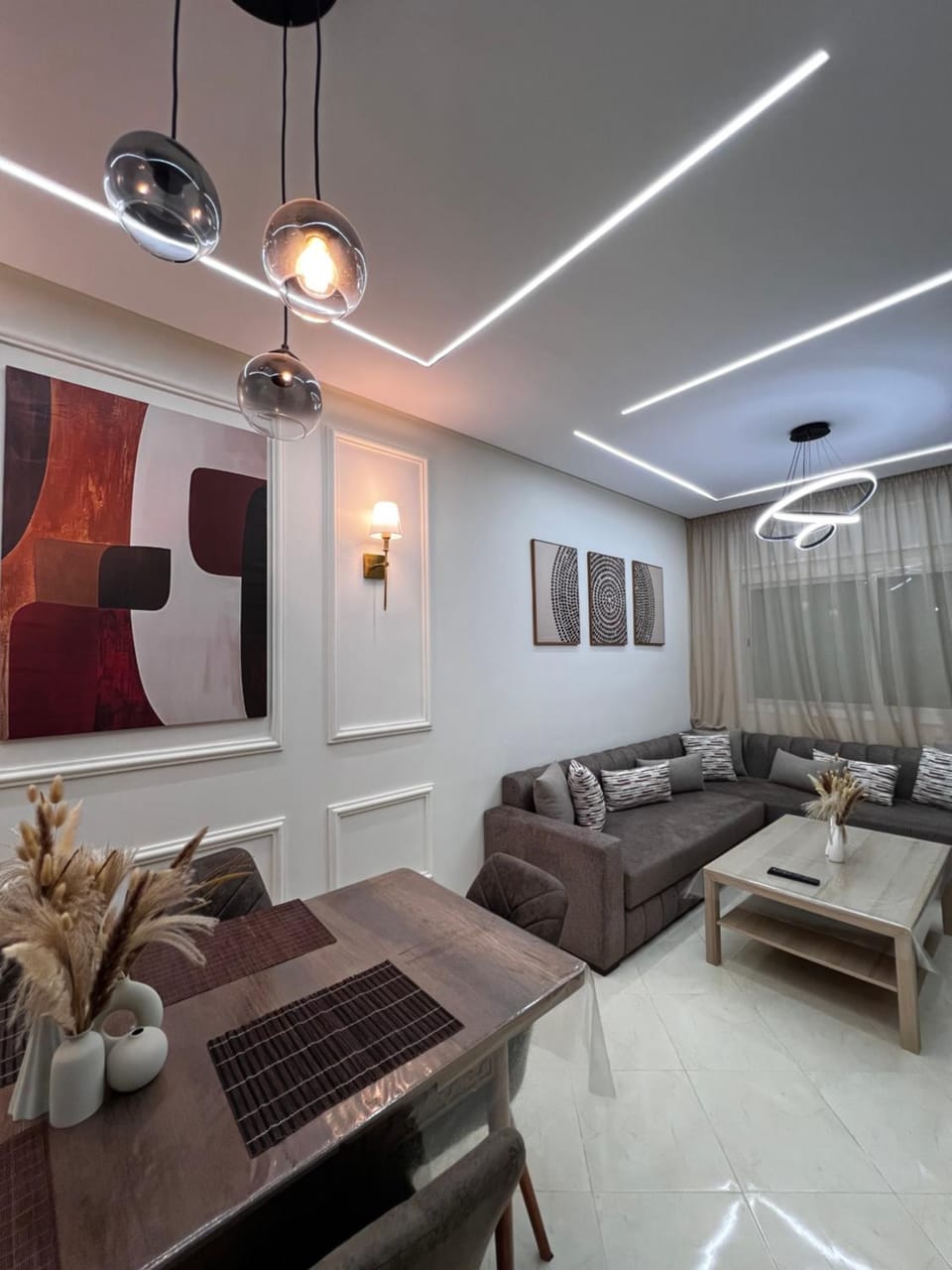 Bed, TV and multimedia, Living room, Seating area