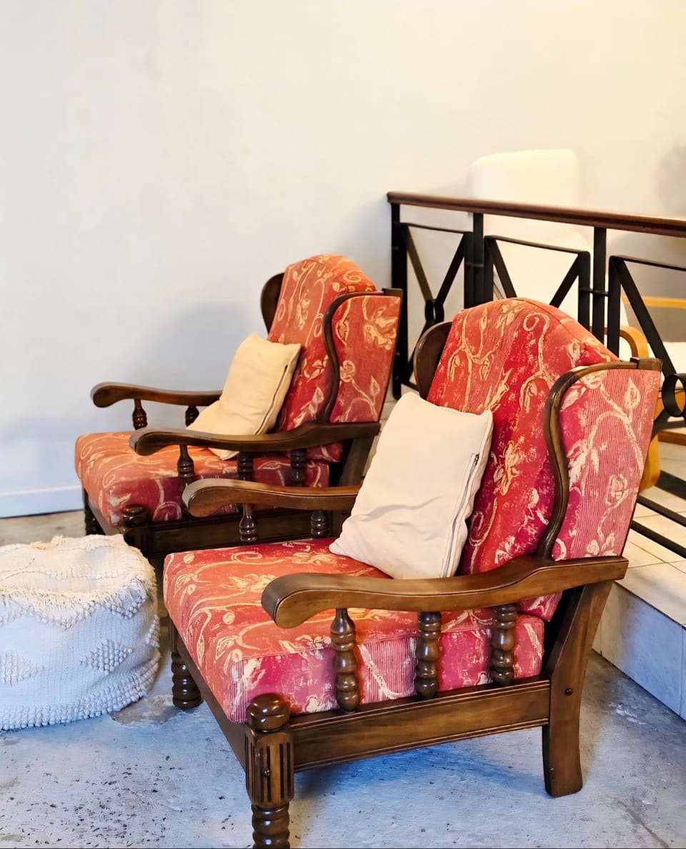 Communal lounge/ TV room, Living room, Seating area