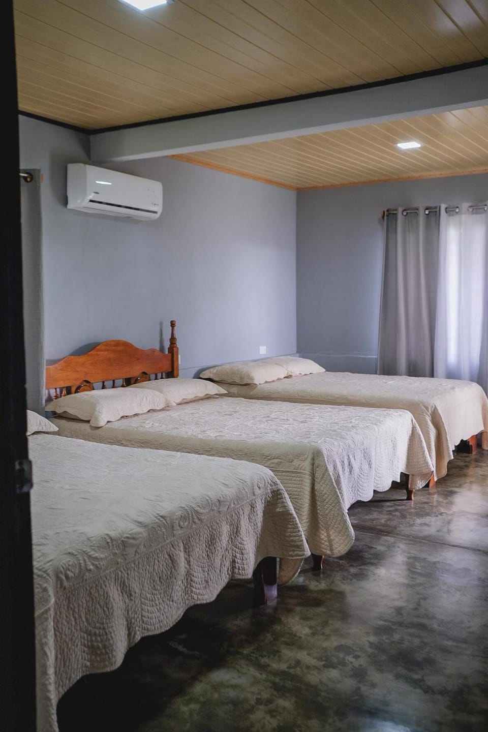 Photo of the whole room, Bedroom, air conditioner