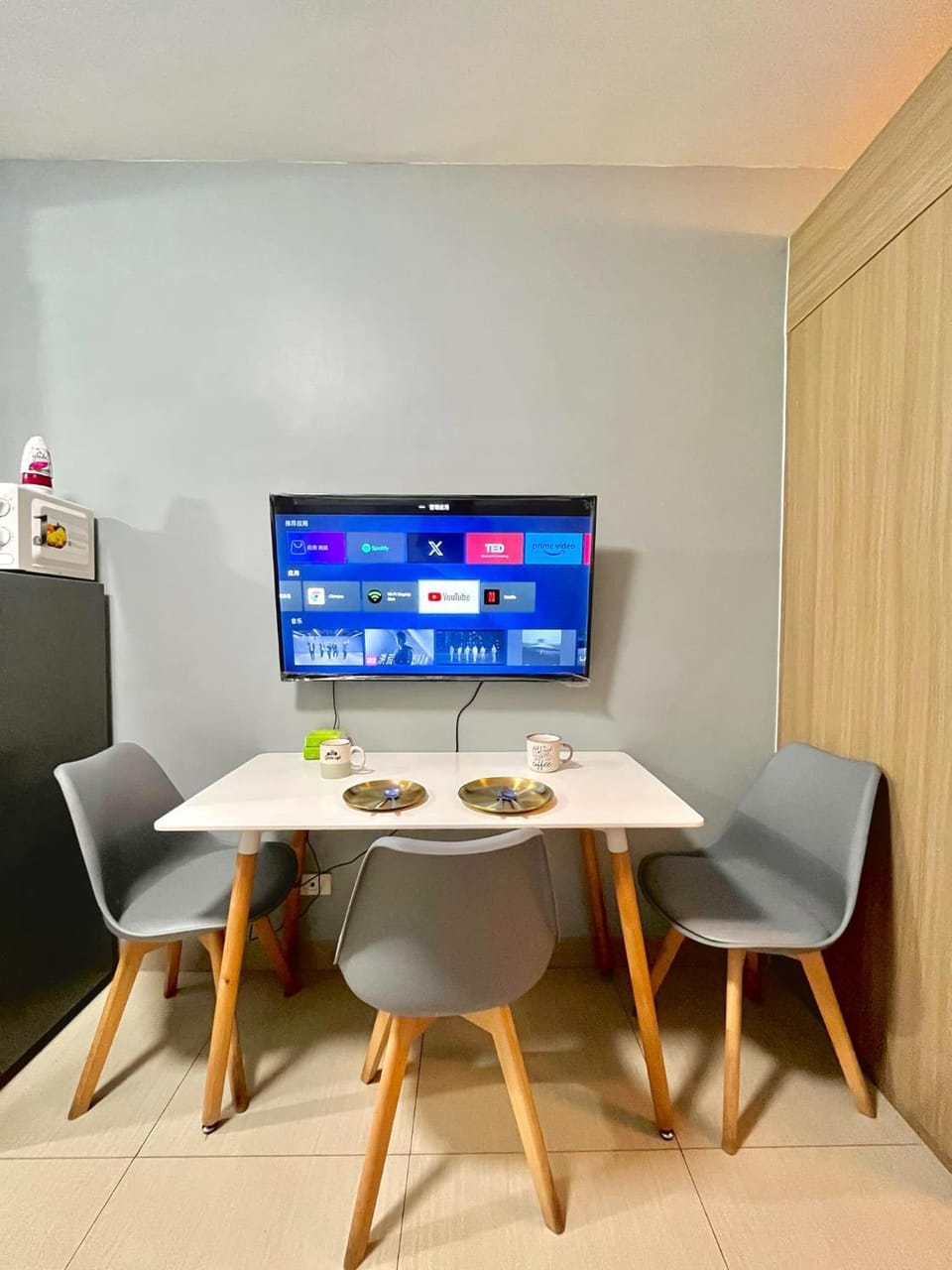 Shore 8109 onebedroomwbalcony Apartment in Pasay