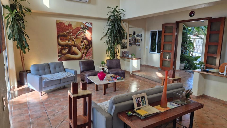 Living room, Photo of the whole room, Seating area, air conditioner