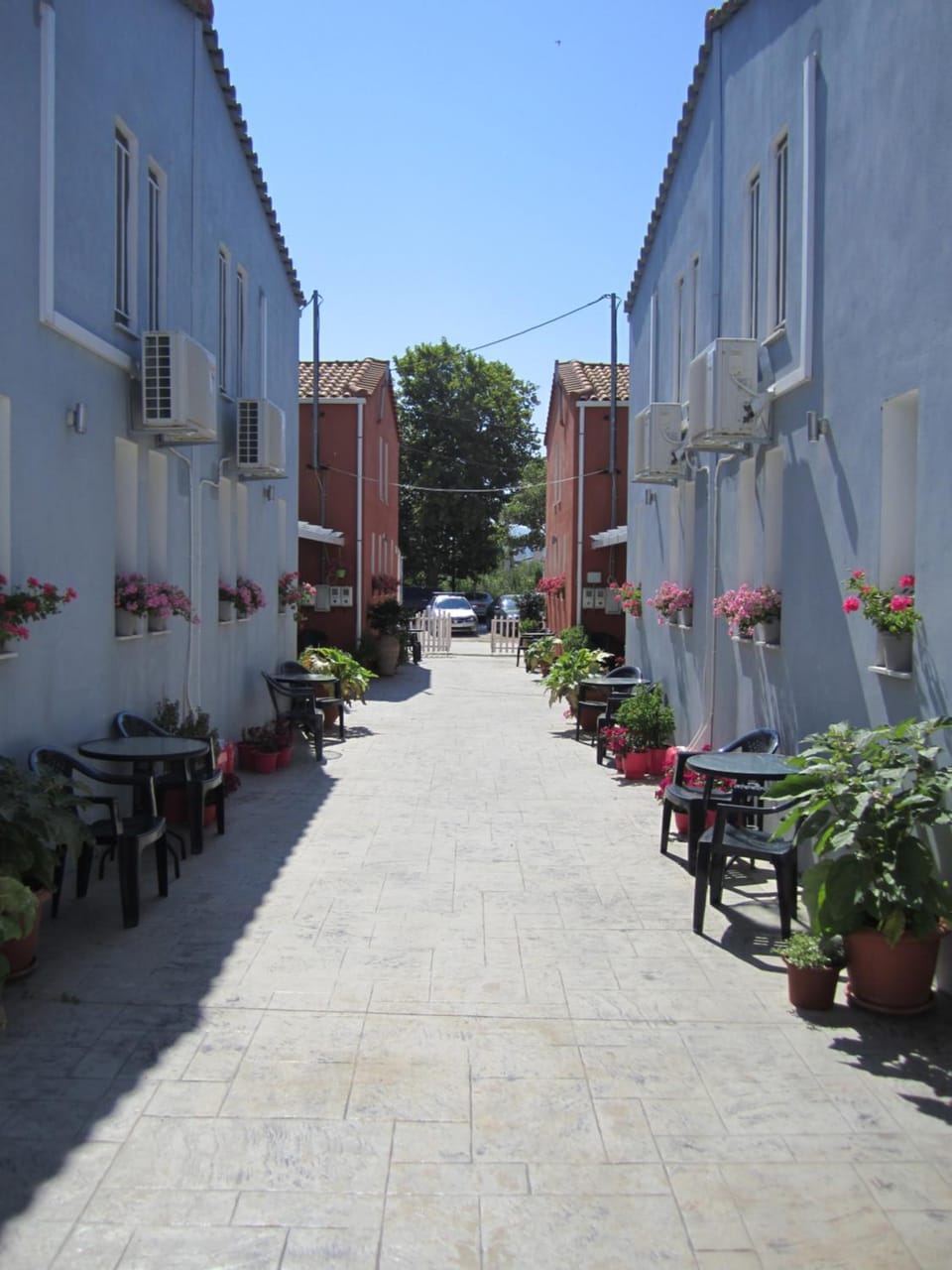 Balcony/Terrace, Street view