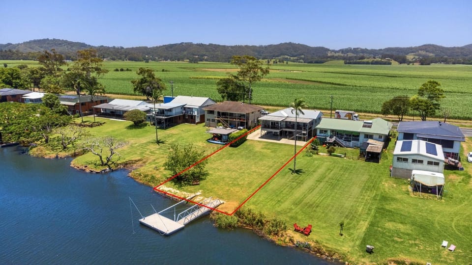 Reflections on the Tweed House in Murwillumbah