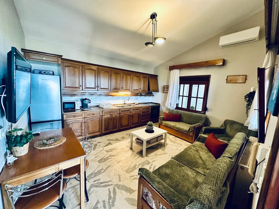 TV and multimedia, Kitchen or kitchenette, Living room