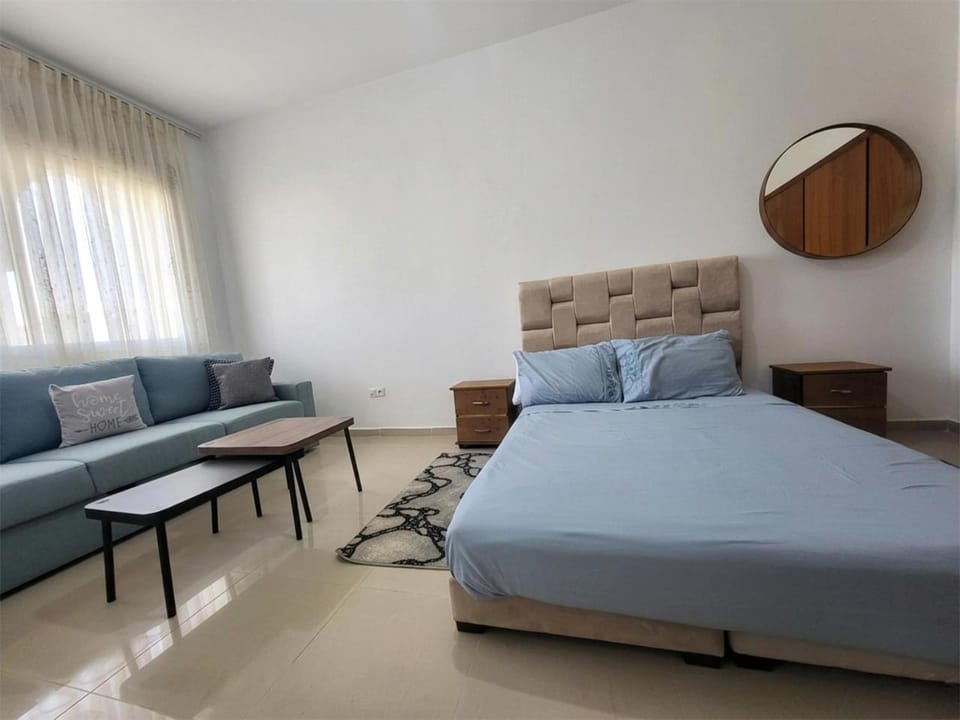 Photo of the whole room, Bedroom