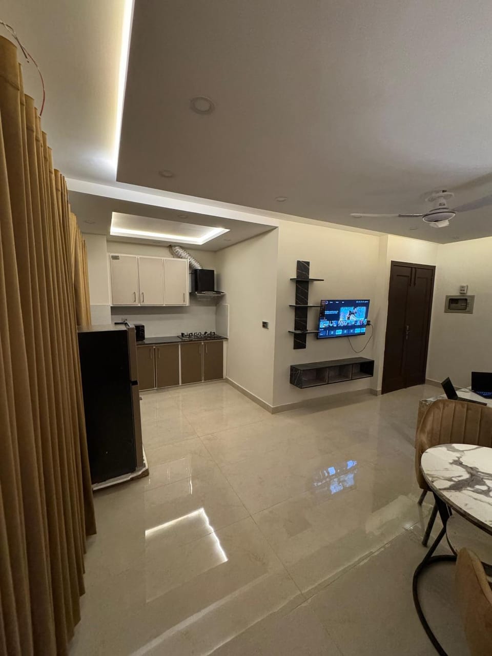 TV and multimedia, Kitchen or kitchenette, oven