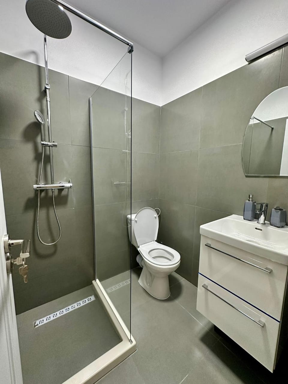 Shower, Toilet, Bathroom