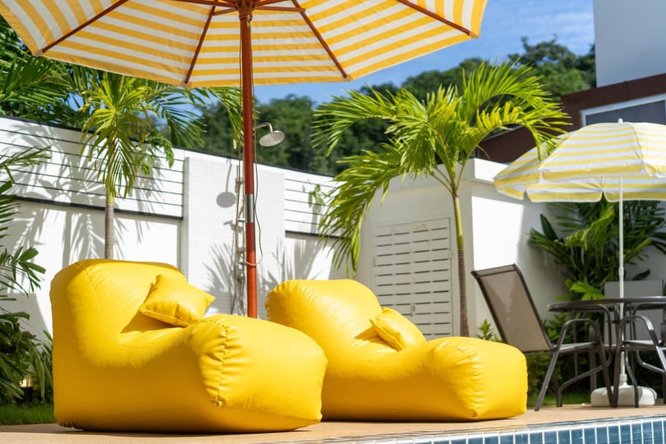 Day, Seating area, Garden view, Pool view, Swimming pool, sunbed