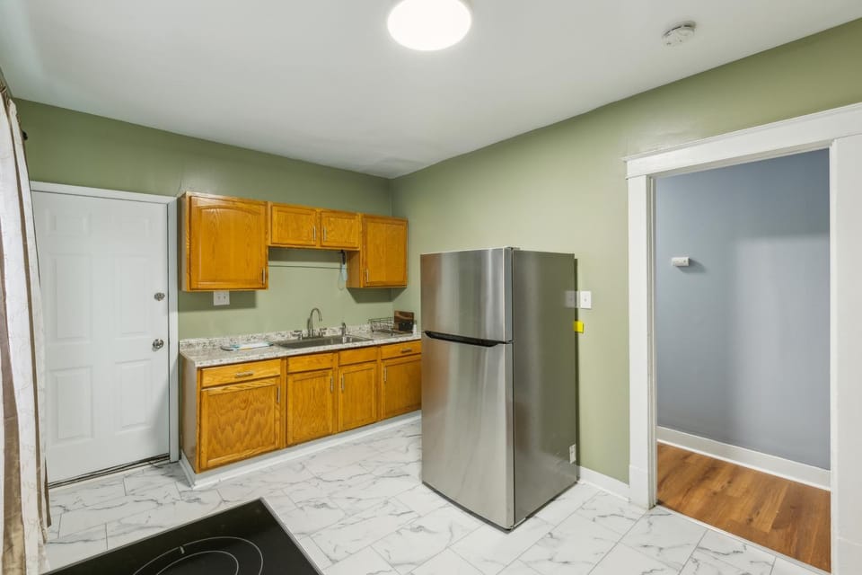 Comfy 3BR Flat Close to the Falls apts Apartment in Niagara Falls