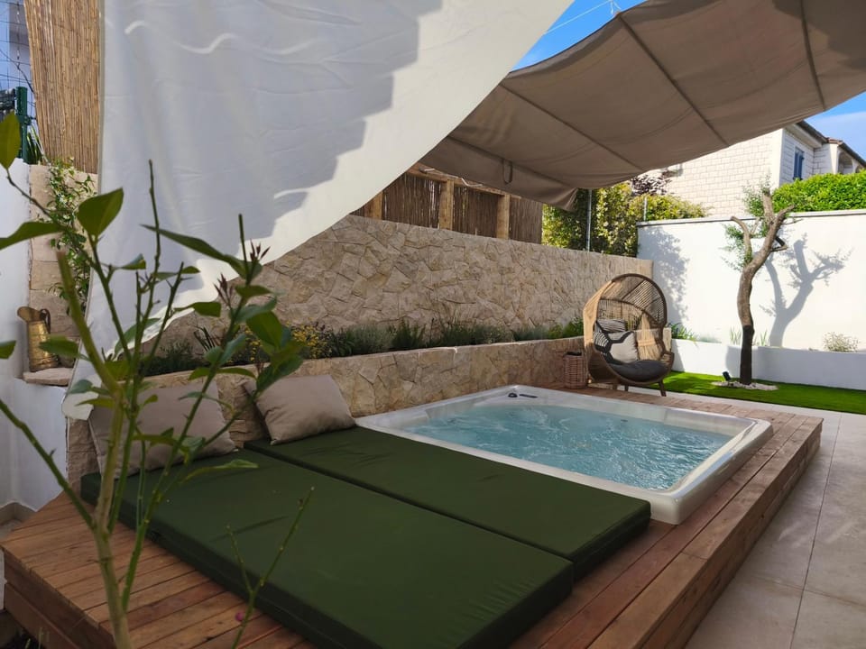Garden, Hot Tub, Garden view, Pool view, sunbed