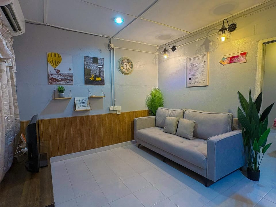 TV and multimedia, Living room, Seating area, air conditioner