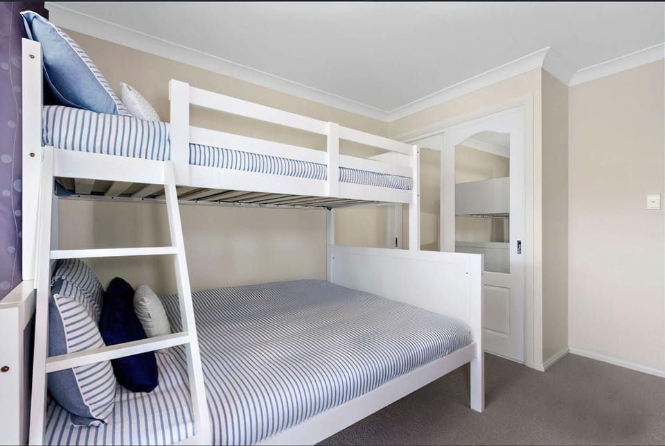 Bed, Photo of the whole room, Bedroom, bunk bed, wardrobe
