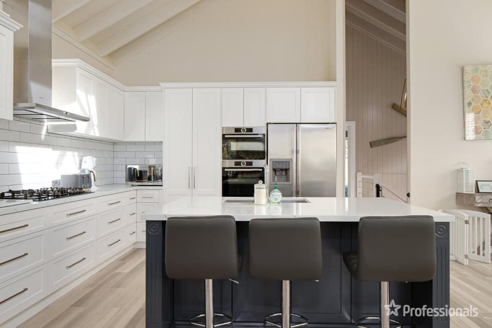 Kitchen or kitchenette, dishwasher, oven, pet friendly, stove, toaster