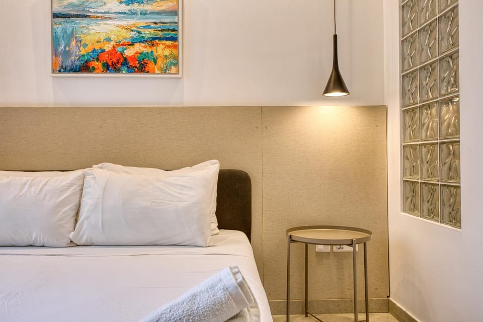 Modern Sliema Stay - Walk to Shops & Qui-Si-Sana Promenade Apartment in Sliema
