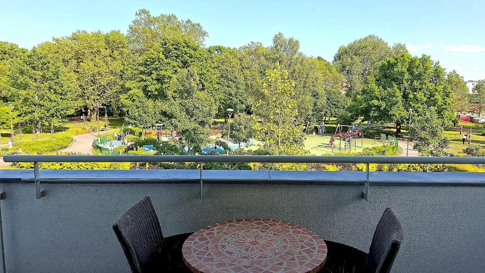 Spring, View (from property/room), Balcony/Terrace