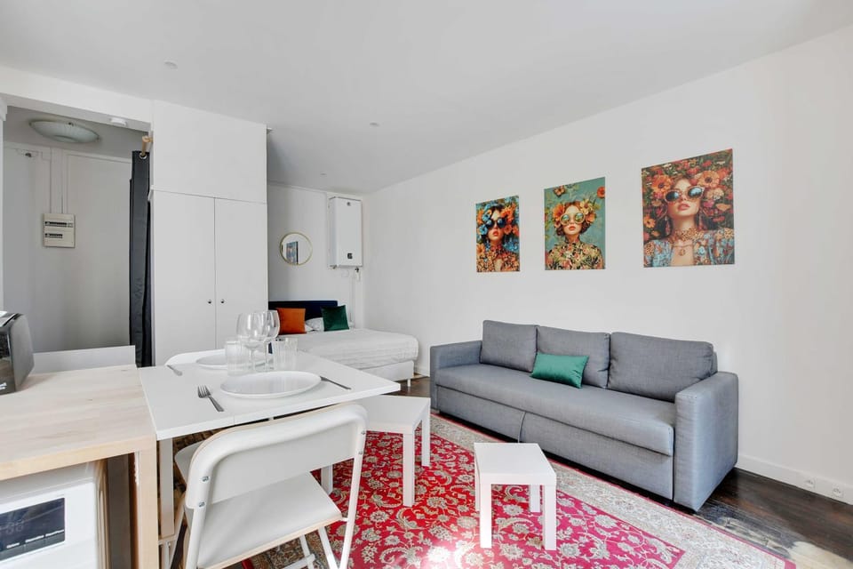 Seating area, Dining area