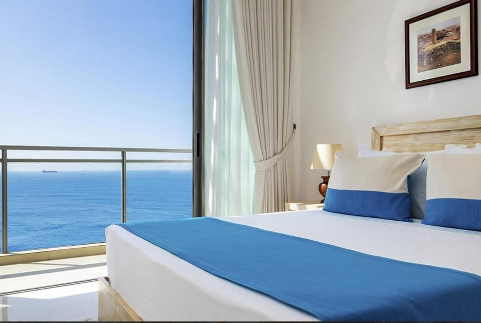 Sea-Front Apartment with Pool Apartment in Galle