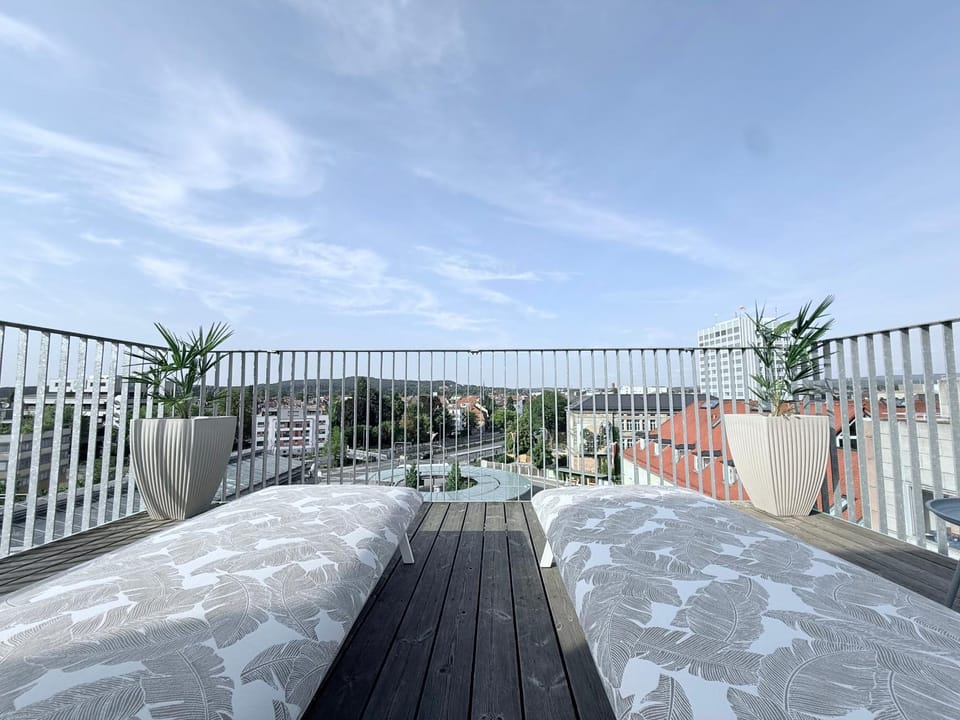 Day, View (from property/room), Balcony/Terrace, Seating area, Landmark view, sunbed