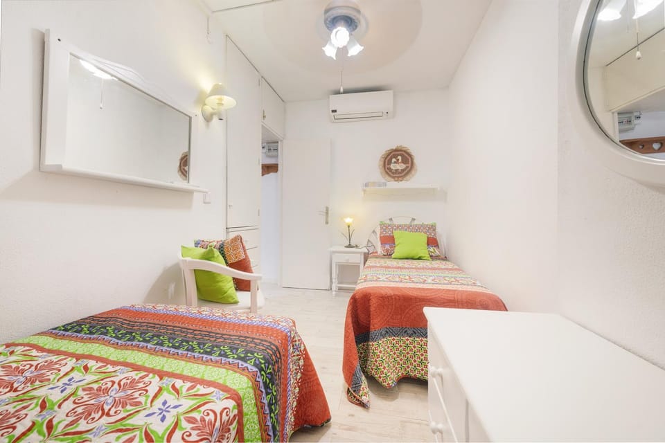 Edificio Canopus, Apartamento 23 en primera linea de la playa Apartment in Raiguer