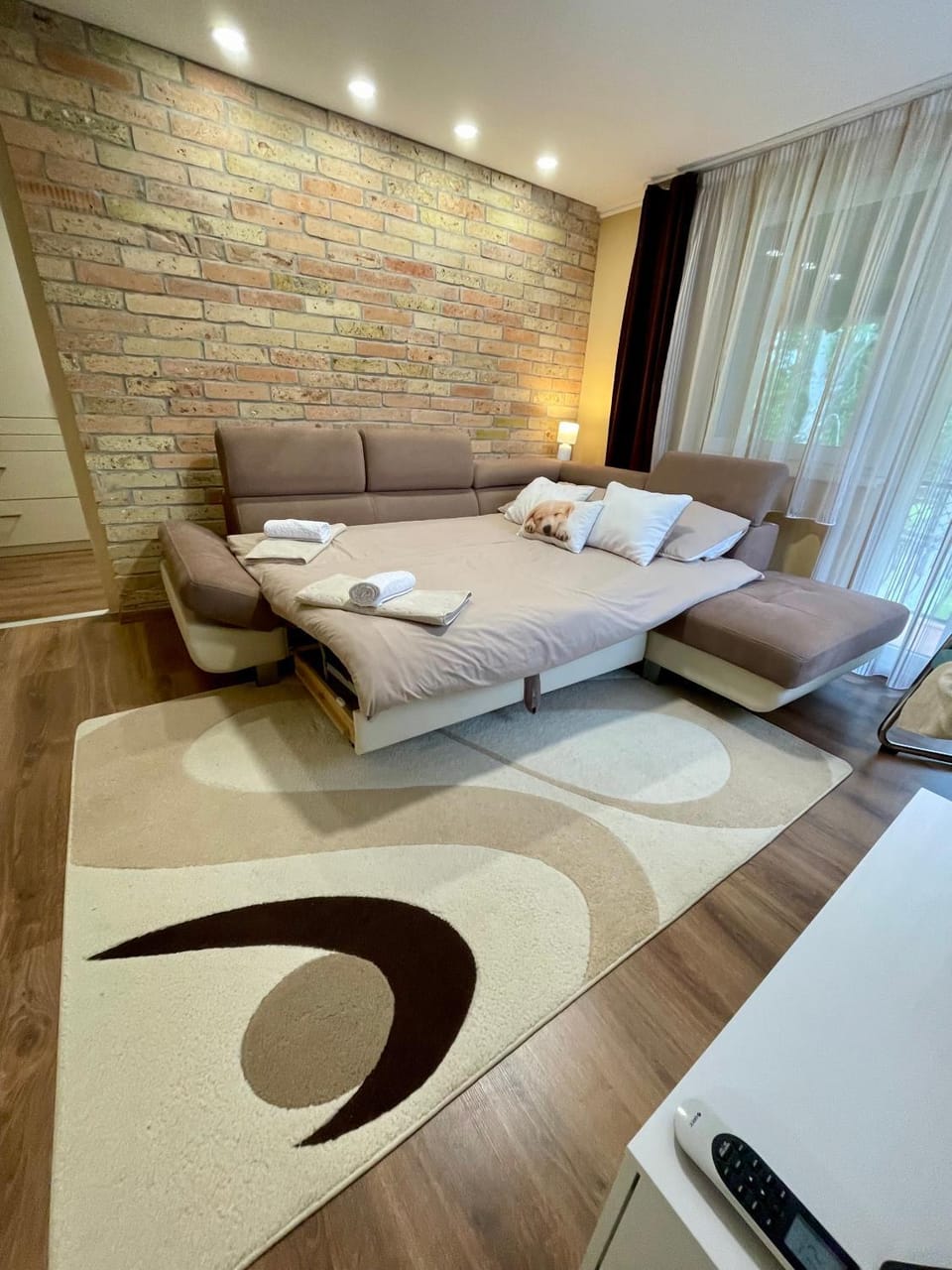 Communal lounge/ TV room