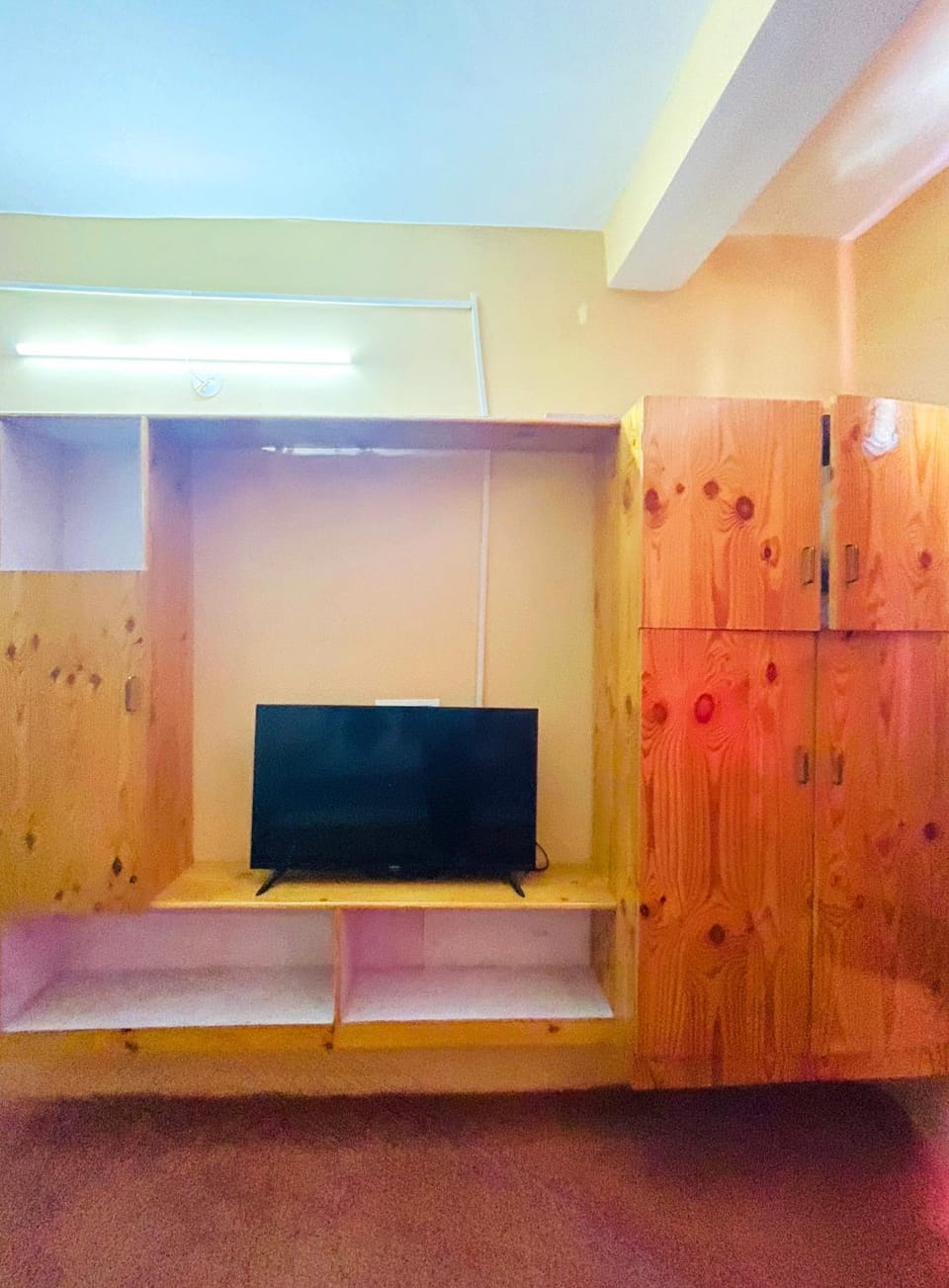 TV and multimedia, Lobby or reception, Evening entertainment