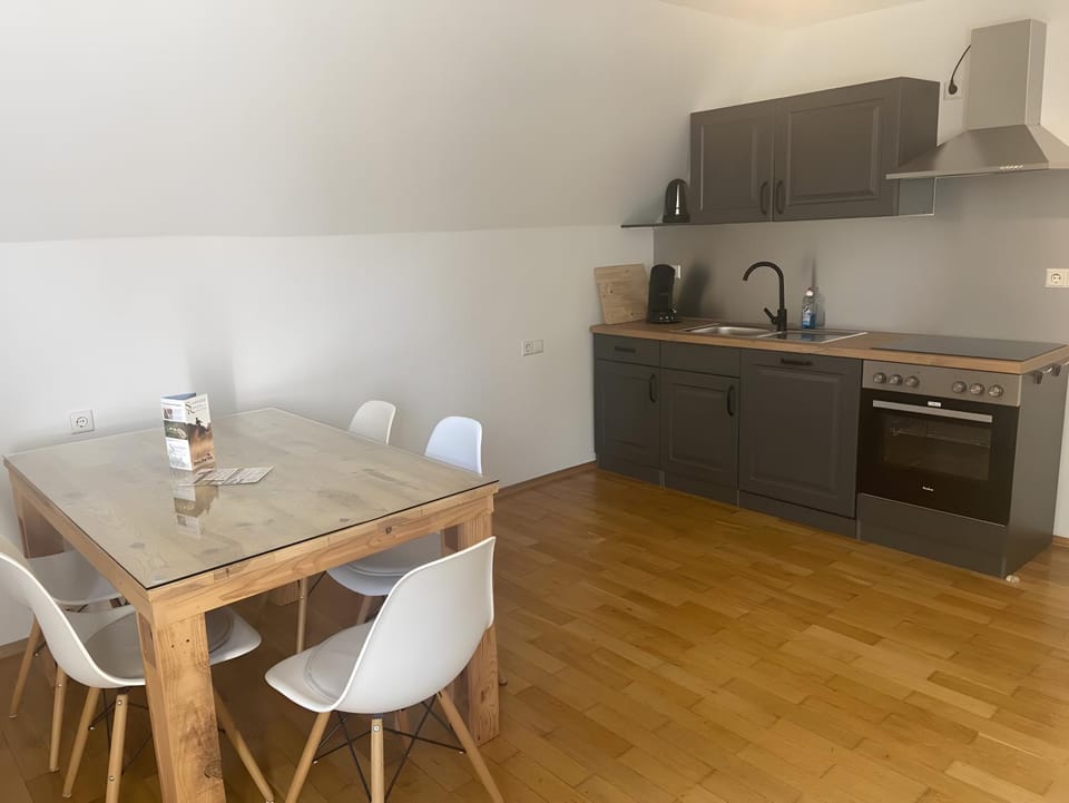 Property building, Kitchen or kitchenette, Living room
