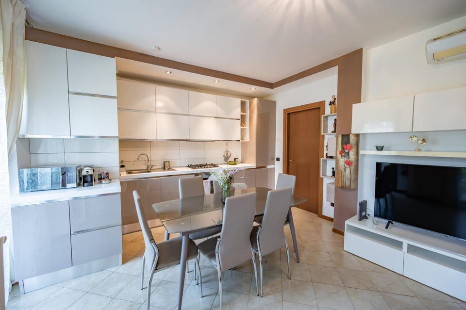 Luxury House con WiFi and free parking Apartment in Lombardy