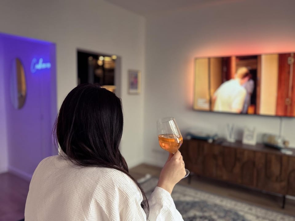TV and multimedia, Photo of the whole room
