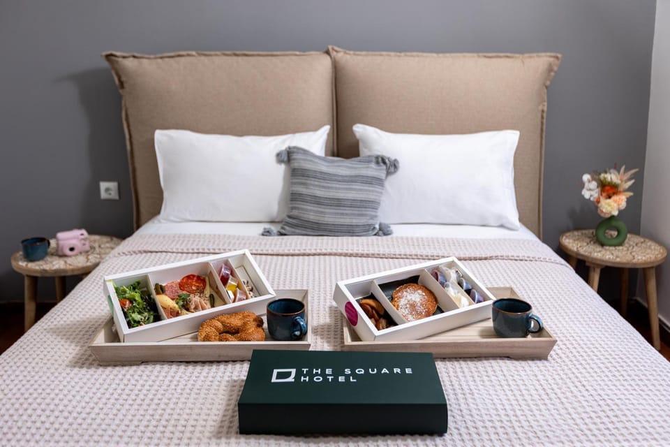 Bed, Breakfast, Breakfast, room service