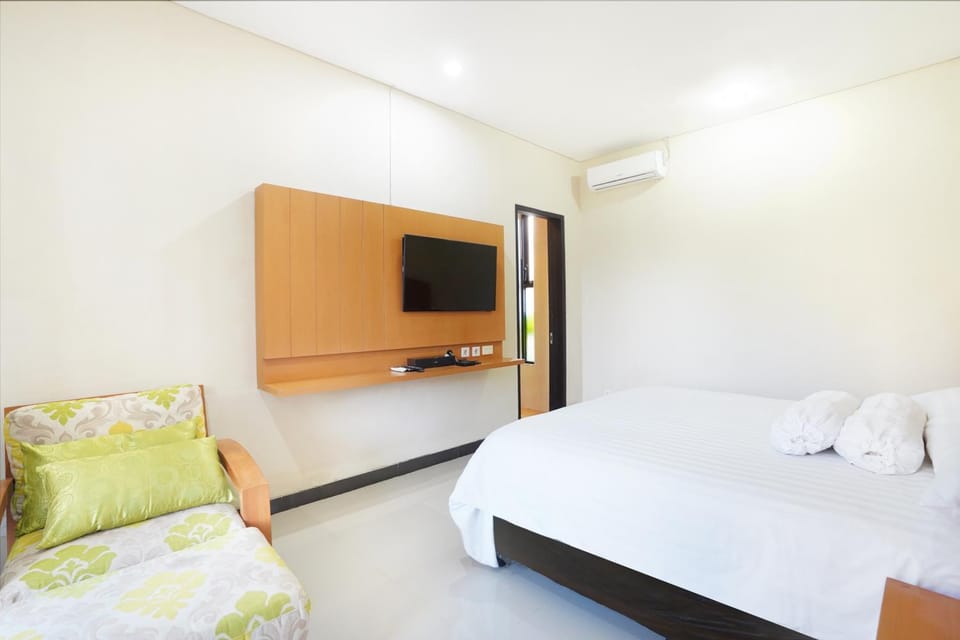 Bed, TV and multimedia, Bedroom, air conditioner