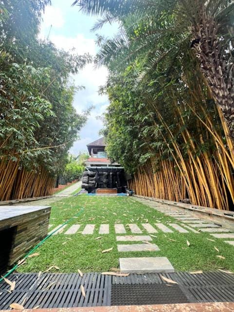 Riverside Luxury Private Pool Villa in Athirappilly House in Kerala
