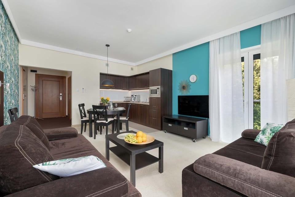 Kitchen or kitchenette, Living room
