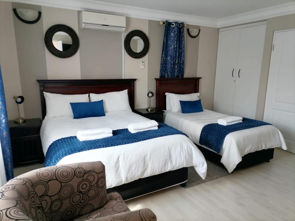 Bed, Photo of the whole room, Bedroom, air conditioner
