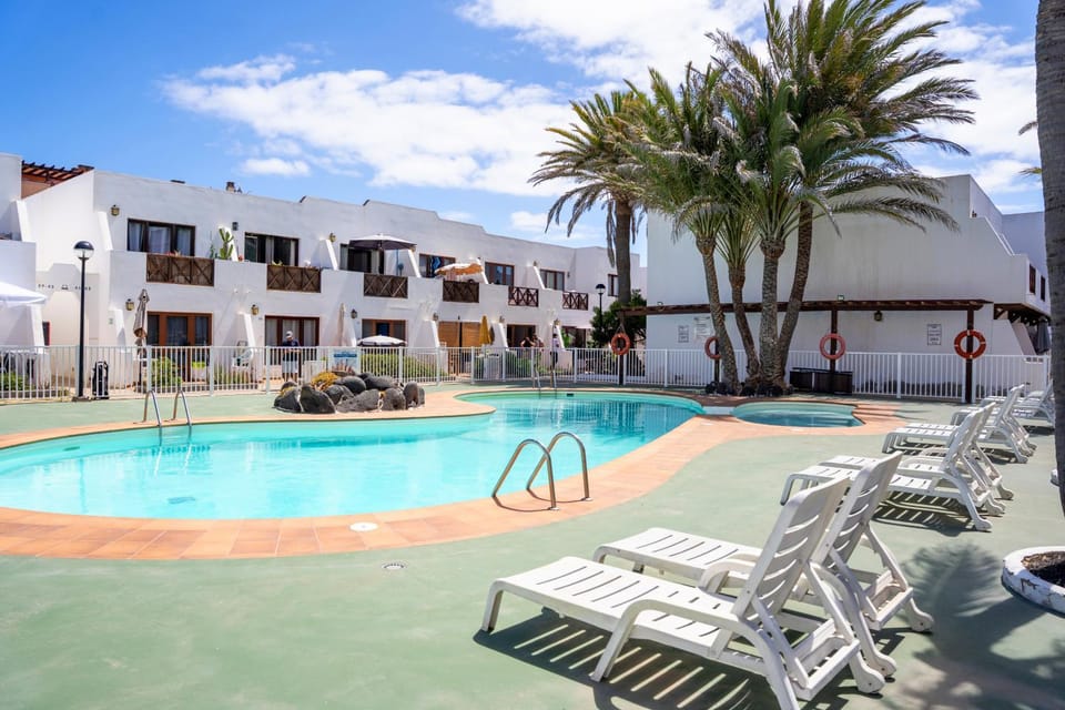 Patio, Swimming pool, Swimming pool
