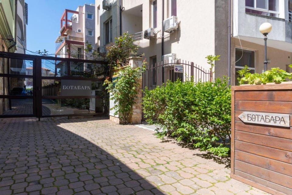 Property building, Day
