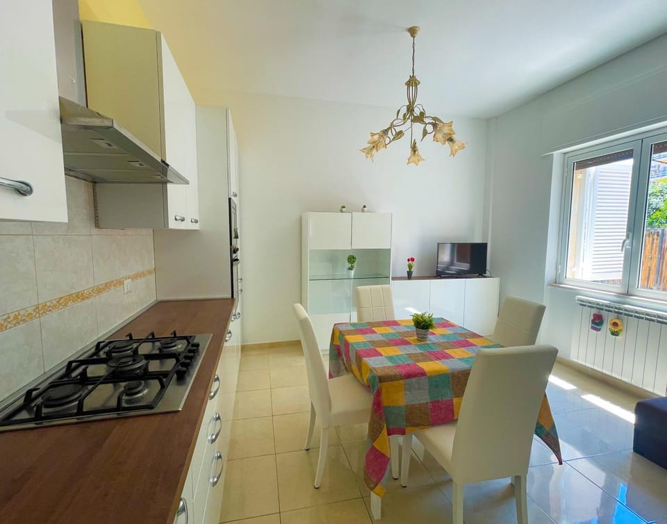 Dining area, oven, stove