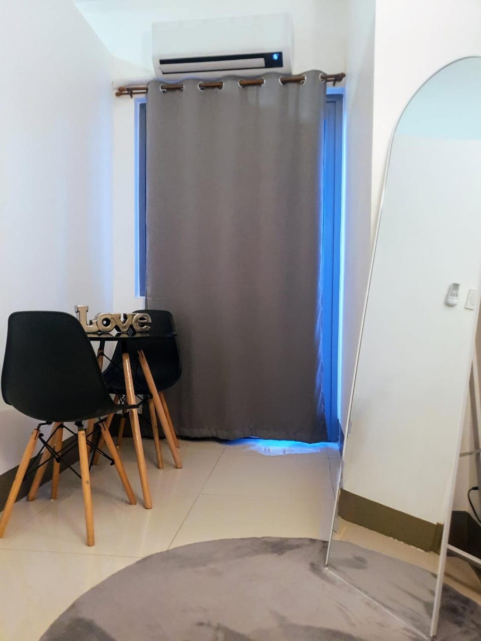 Condo with Mall Apartment hotel in Mandaluyong