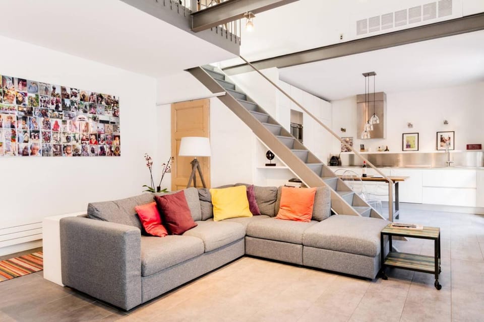 Living room, Seating area