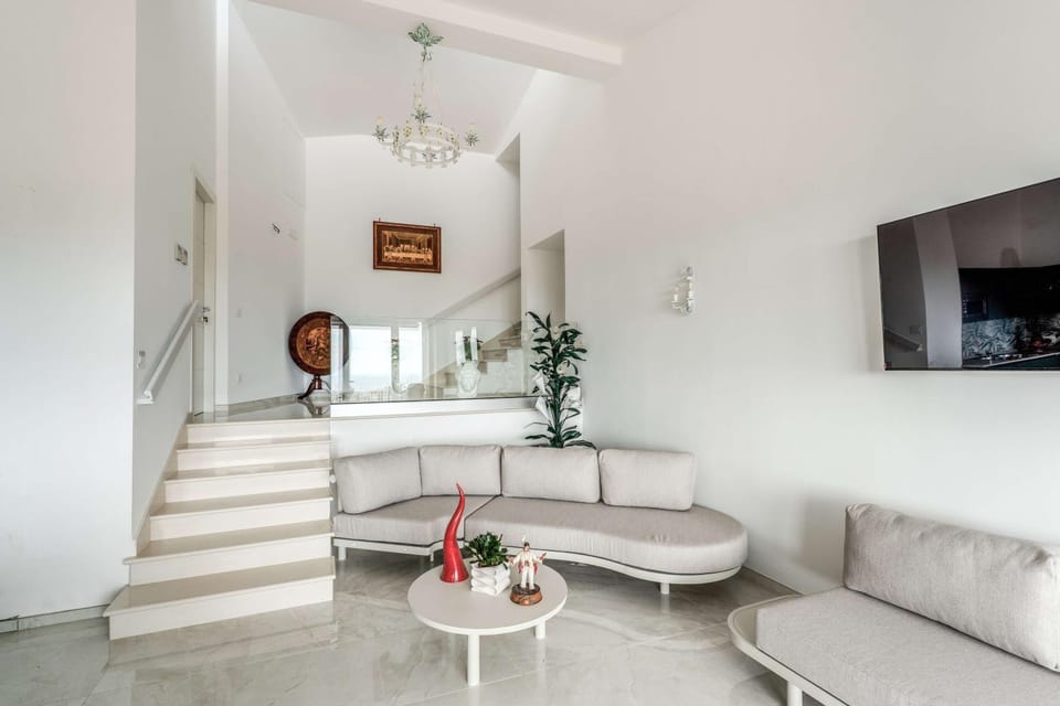 Modern Sorrento Coast Villa with Private Pool & Terrace Villa in Massa Lubrense