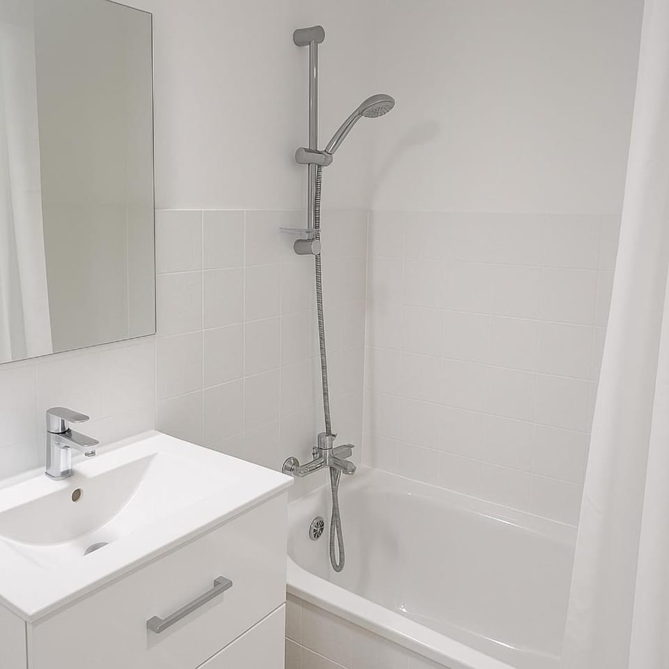 Bathroom, Bath