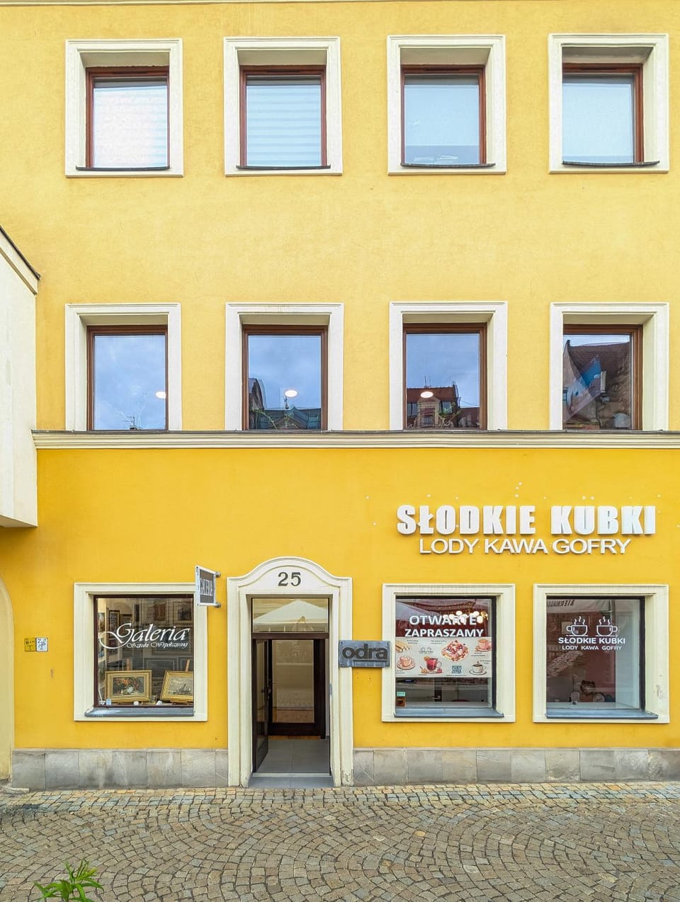 Property building, Facade/entrance