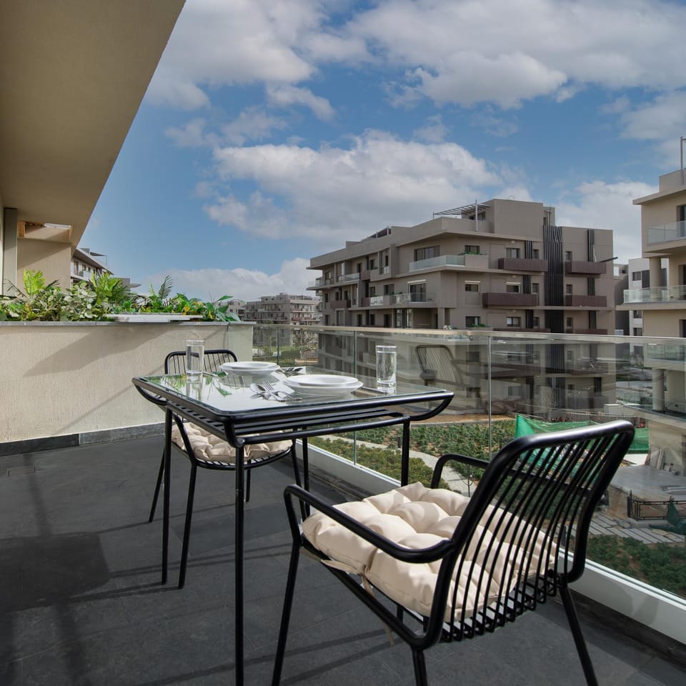 View (from property/room), Balcony/Terrace, Seating area