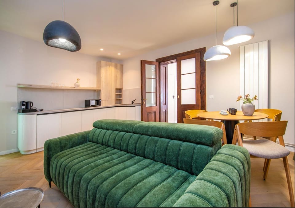 Living room, Communal kitchen