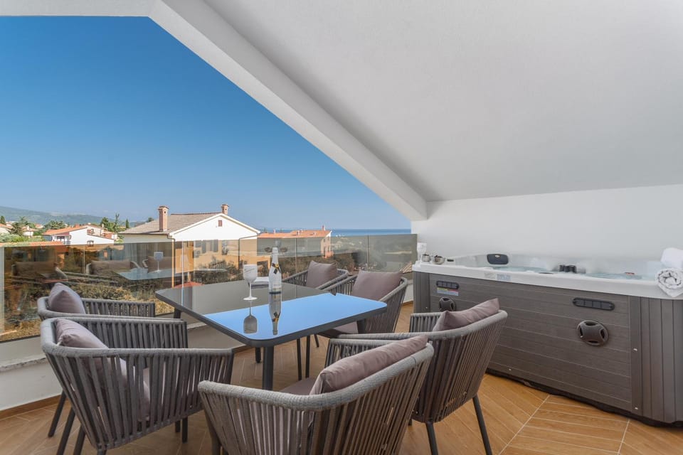 Balcony/Terrace, Seating area, Sea view