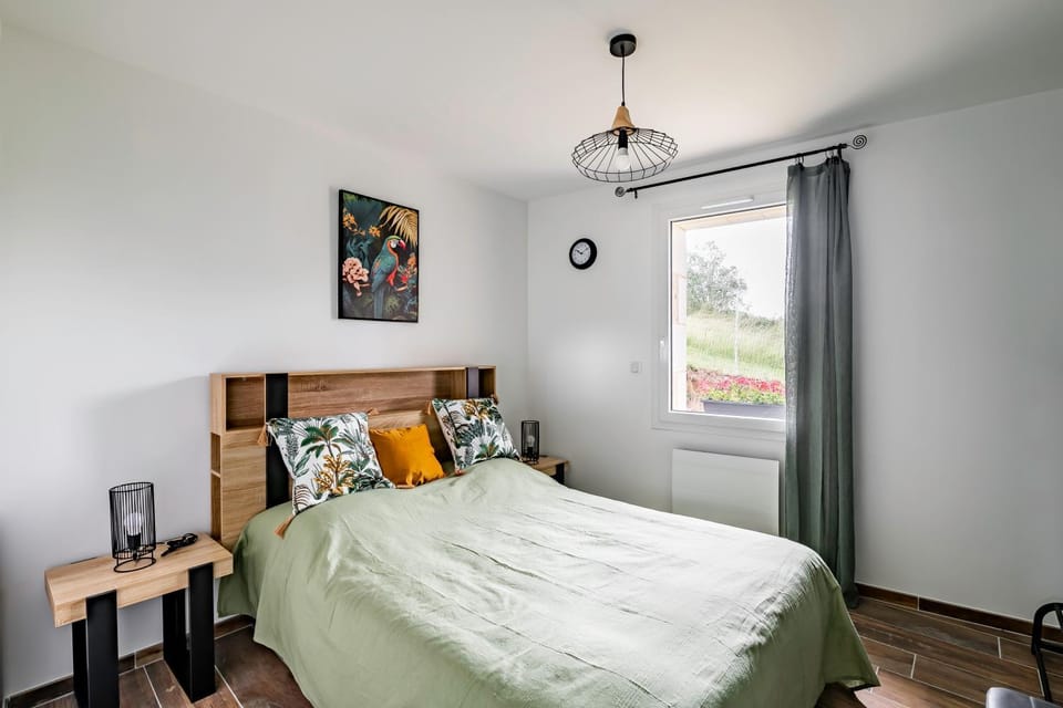 Bed, Bedroom